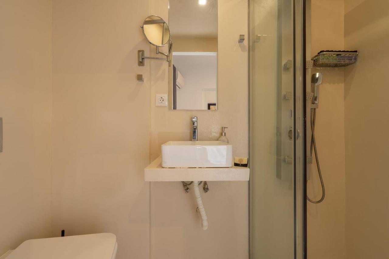 Dema's Luxury Suites  Athènes Extérieur photo